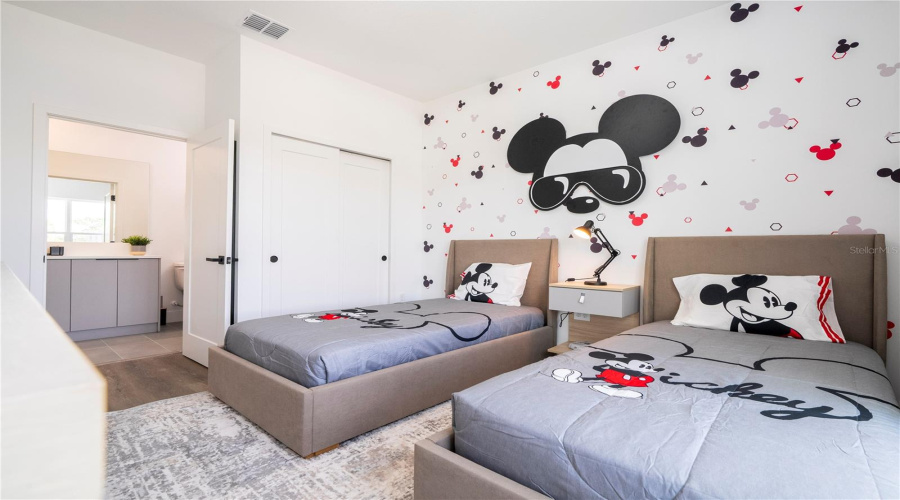 KISSIMMEE, Florida 34747, 5 Bedrooms Bedrooms, ,4 BathroomsBathrooms,Residential,For Sale,SANTORINI,0,MFRO6349263
