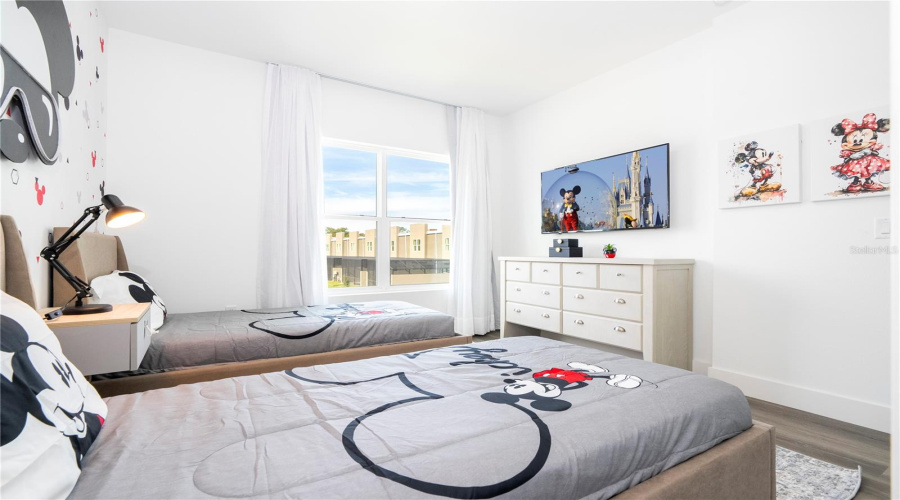 KISSIMMEE, Florida 34747, 5 Bedrooms Bedrooms, ,4 BathroomsBathrooms,Residential,For Sale,SANTORINI,0,MFRO6349263