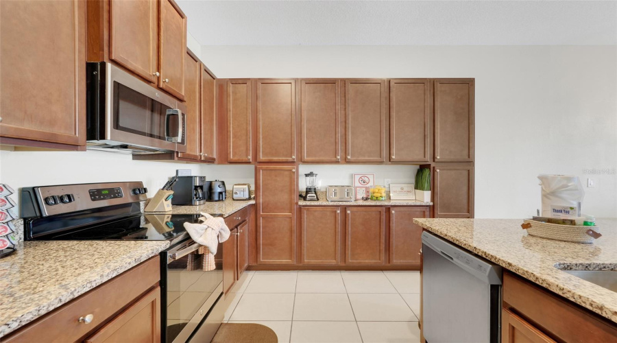 DAVENPORT, Florida 33896, 4 Bedrooms Bedrooms, ,4 BathroomsBathrooms,Residential,For Sale,CAPTIVA,0,MFRO6349236