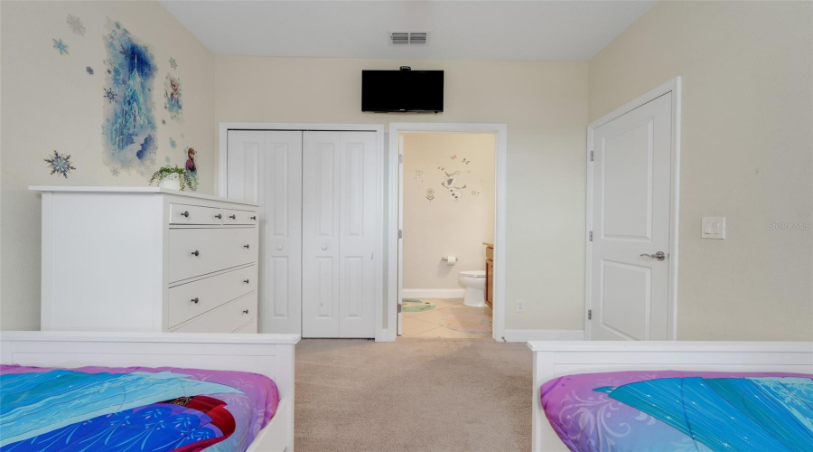 DAVENPORT, Florida 33896, 4 Bedrooms Bedrooms, ,4 BathroomsBathrooms,Residential,For Sale,CAPTIVA,0,MFRO6349236
