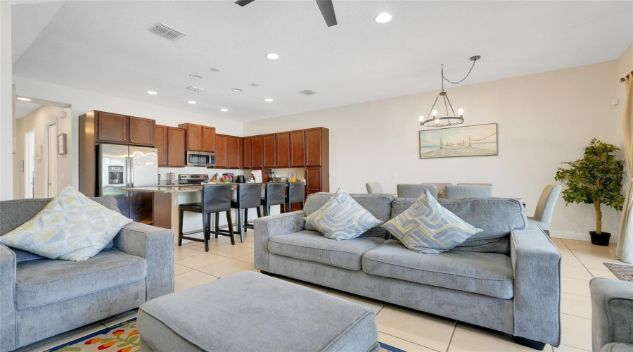 DAVENPORT, Florida 33896, 4 Bedrooms Bedrooms, ,4 BathroomsBathrooms,Residential,For Sale,CAPTIVA,0,MFRO6349236