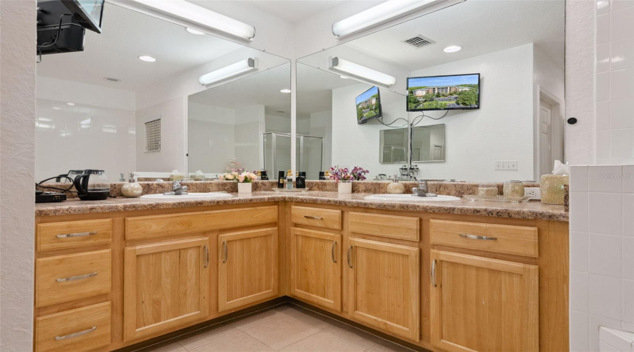KISSIMMEE, Florida 34747, 3 Bedrooms Bedrooms, ,2 BathroomsBathrooms,Residential,For Sale,PIRATES RETREAT,0,MFRS5135791