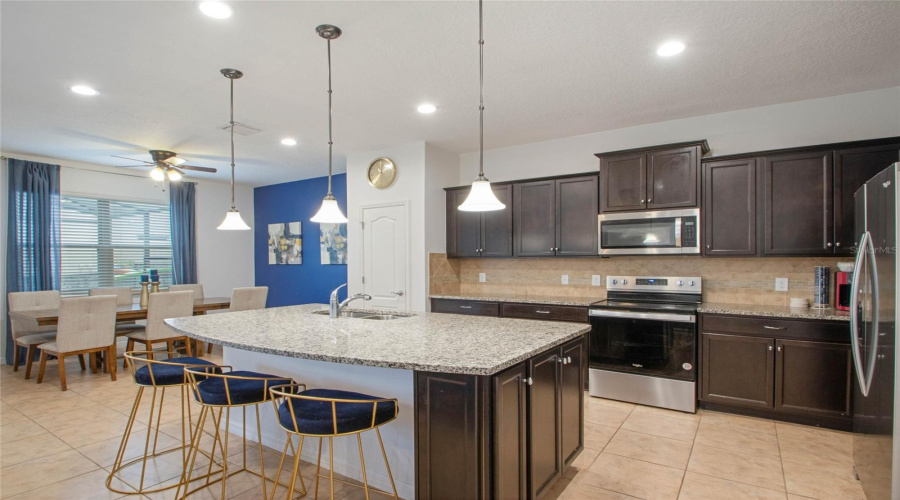 KISSIMMEE, Florida 34747, 5 Bedrooms Bedrooms, ,4 BathroomsBathrooms,Residential,For Sale,MUMBAI,0,MFRO6349238