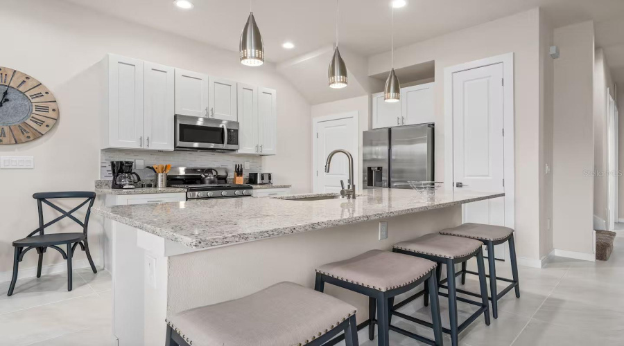 KISSIMMEE, Florida 34747, 3 Bedrooms Bedrooms, ,3 BathroomsBathrooms,Residential,For Sale,SUNFLOWER,0,MFRO6349108