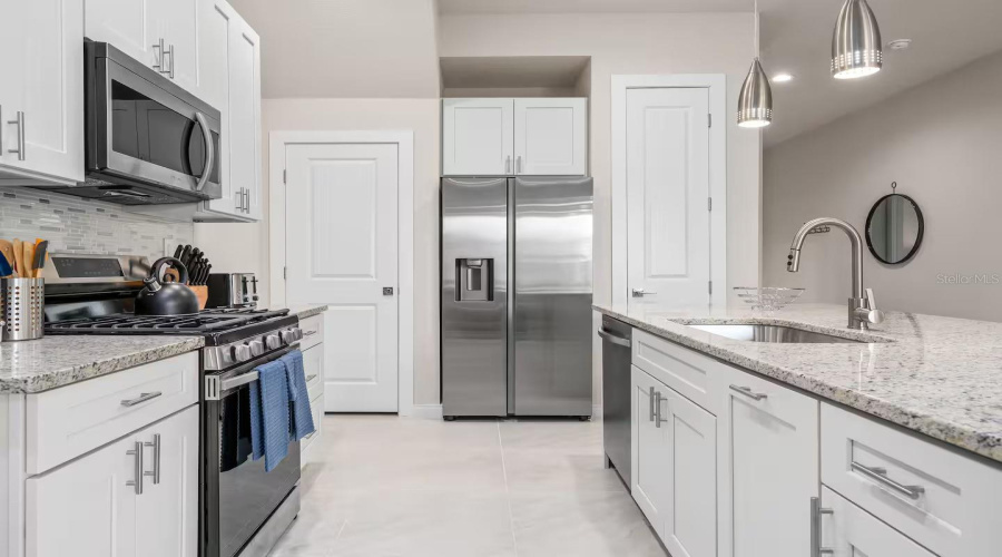 KISSIMMEE, Florida 34747, 3 Bedrooms Bedrooms, ,3 BathroomsBathrooms,Residential,For Sale,SUNFLOWER,0,MFRO6349108