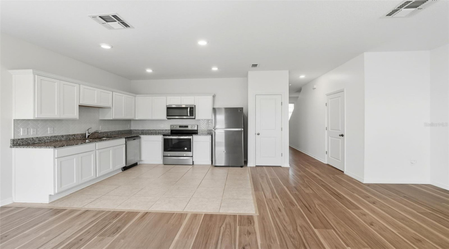 DAVENPORT, Florida 33837, 3 Bedrooms Bedrooms, ,2 BathroomsBathrooms,Residential,For Sale,APPLETON,0,MFRO6348648