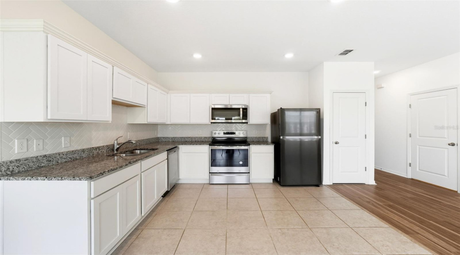 DAVENPORT, Florida 33837, 3 Bedrooms Bedrooms, ,2 BathroomsBathrooms,Residential,For Sale,APPLETON,0,MFRO6348648