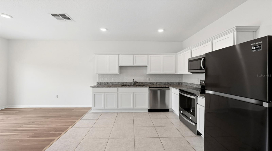 DAVENPORT, Florida 33837, 3 Bedrooms Bedrooms, ,2 BathroomsBathrooms,Residential,For Sale,APPLETON,0,MFRO6348648