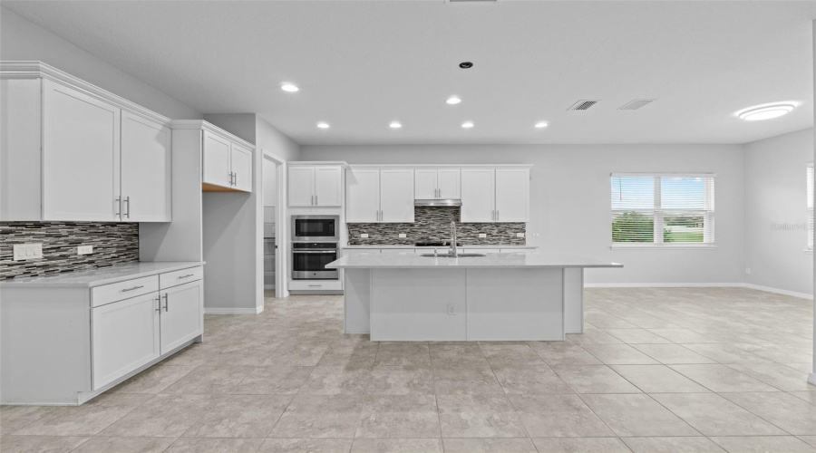 DAVENPORT, Florida 33897, 4 Bedrooms Bedrooms, ,2 BathroomsBathrooms,Residential,For Sale,FELCE,0,MFRS5135806