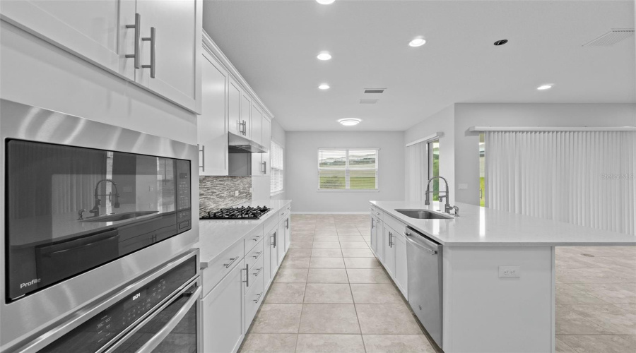 DAVENPORT, Florida 33897, 4 Bedrooms Bedrooms, ,2 BathroomsBathrooms,Residential,For Sale,FELCE,0,MFRS5135806