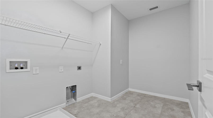 DAVENPORT, Florida 33897, 4 Bedrooms Bedrooms, ,2 BathroomsBathrooms,Residential,For Sale,FELCE,0,MFRS5135806