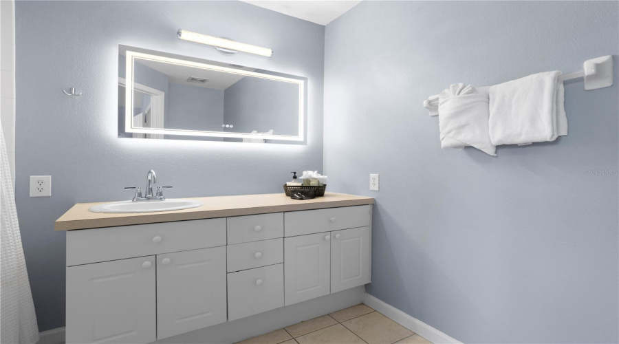 KISSIMMEE, Florida 34747, 3 Bedrooms Bedrooms, ,3 BathroomsBathrooms,Residential,For Sale,SILVER PALM,0,MFRO6250059
