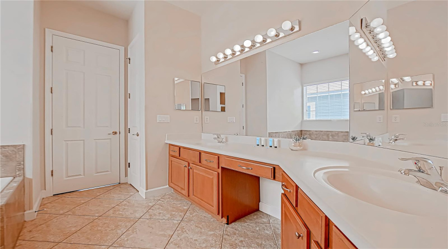 REUNION, Florida 34747, 5 Bedrooms Bedrooms, ,4 BathroomsBathrooms,Residential,For Sale,LINKSIDE,0,MFRO6349105