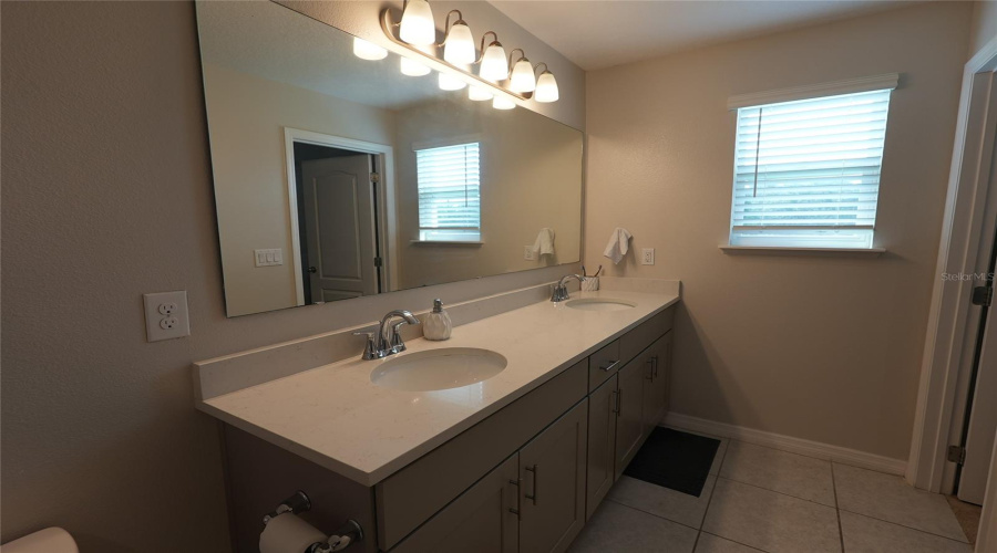 KISSIMMEE, Florida 34746, 3 Bedrooms Bedrooms, ,2 BathroomsBathrooms,Residential,For Sale,CORAL CASTLE,0,MFRO6349355