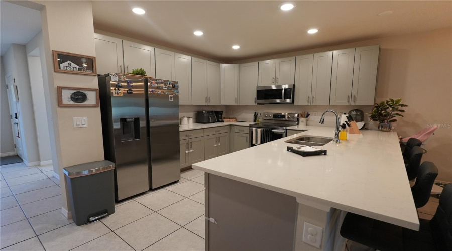 KISSIMMEE, Florida 34746, 3 Bedrooms Bedrooms, ,2 BathroomsBathrooms,Residential,For Sale,CORAL CASTLE,0,MFRO6349355