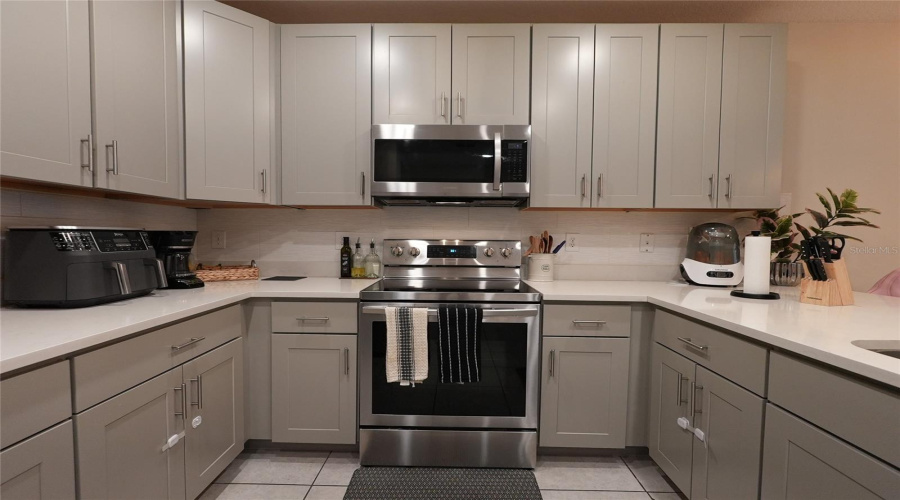 KISSIMMEE, Florida 34746, 3 Bedrooms Bedrooms, ,2 BathroomsBathrooms,Residential,For Sale,CORAL CASTLE,0,MFRO6349355