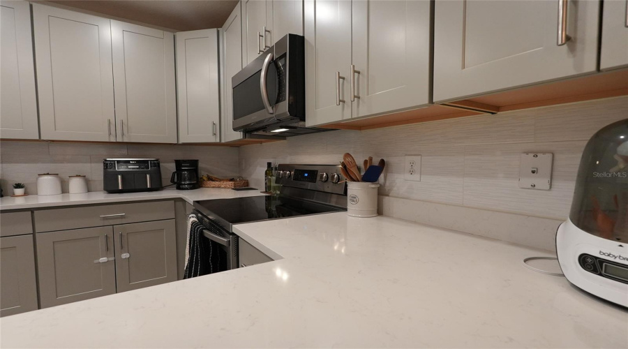 KISSIMMEE, Florida 34746, 3 Bedrooms Bedrooms, ,2 BathroomsBathrooms,Residential,For Sale,CORAL CASTLE,0,MFRO6349355