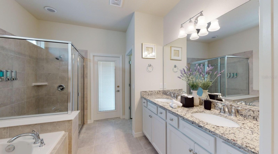 KISSIMMEE, Florida 34747, 7 Bedrooms Bedrooms, ,5 BathroomsBathrooms,Residential,For Sale,TANGER,0,MFRO6347903