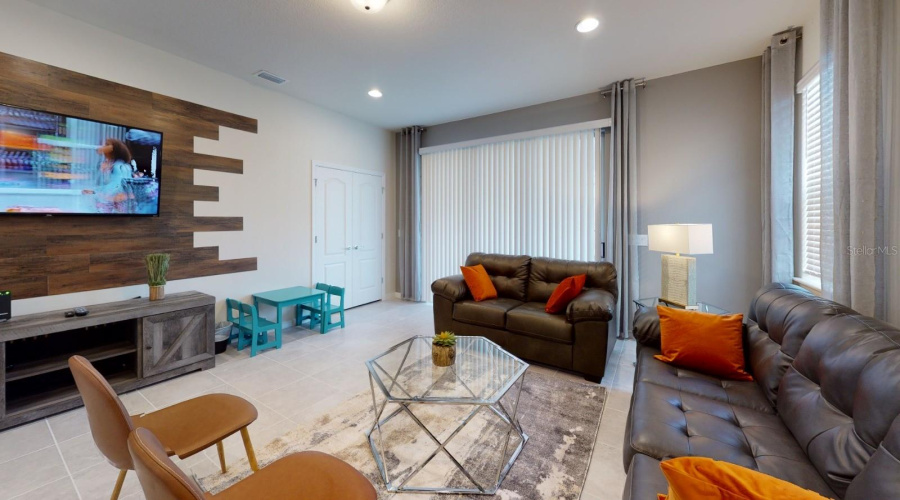 KISSIMMEE, Florida 34747, 7 Bedrooms Bedrooms, ,5 BathroomsBathrooms,Residential,For Sale,TANGER,0,MFRO6347903