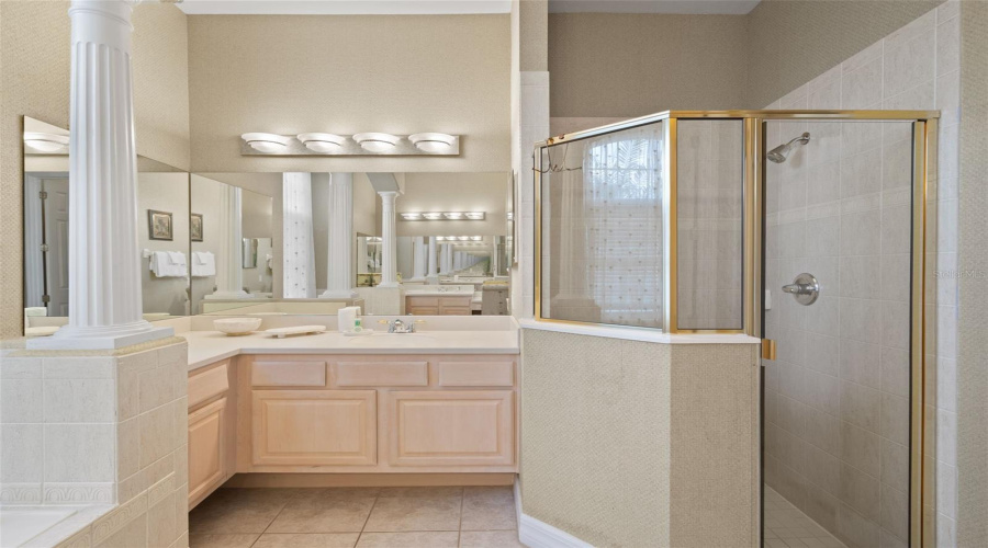 KISSIMMEE, Florida 34747, 5 Bedrooms Bedrooms, ,4 BathroomsBathrooms,Residential,For Sale,SEA PEARL,0,MFRTB8430408