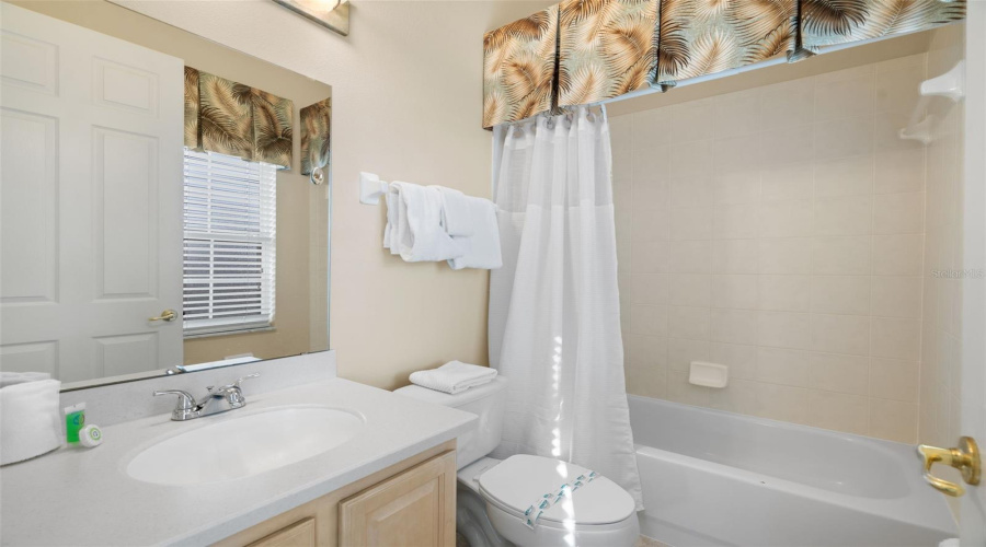 KISSIMMEE, Florida 34747, 5 Bedrooms Bedrooms, ,4 BathroomsBathrooms,Residential,For Sale,SEA PEARL,0,MFRTB8430408