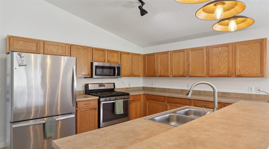 DAVENPORT, Florida 33837, 4 Bedrooms Bedrooms, ,2 BathroomsBathrooms,Residential,For Sale,JESSAMINE,0,MFRTB8432421