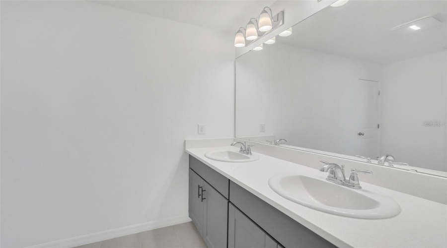 DAVENPORT, Florida 33897, 5 Bedrooms Bedrooms, ,3 BathroomsBathrooms,Residential,For Sale,TUSCANY LN,0,MFRO6349432