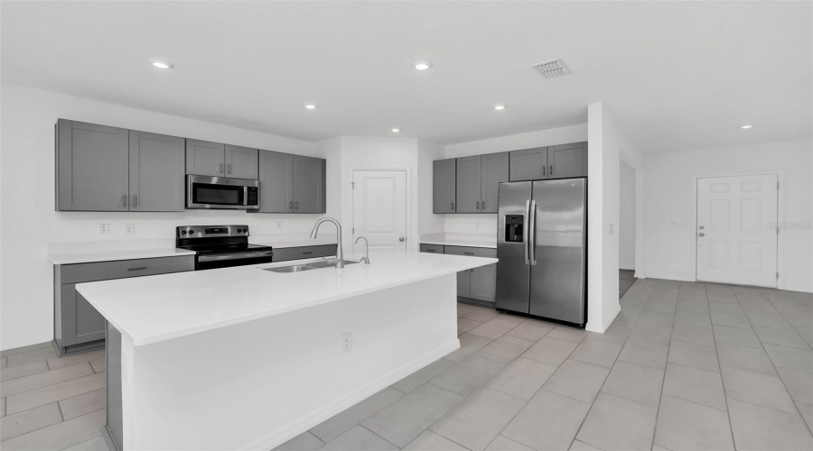 DAVENPORT, Florida 33897, 5 Bedrooms Bedrooms, ,3 BathroomsBathrooms,Residential,For Sale,TUSCANY LN,0,MFRO6349432