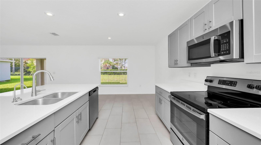 DAVENPORT, Florida 33897, 5 Bedrooms Bedrooms, ,3 BathroomsBathrooms,Residential,For Sale,TUSCANY LN,0,MFRO6349432