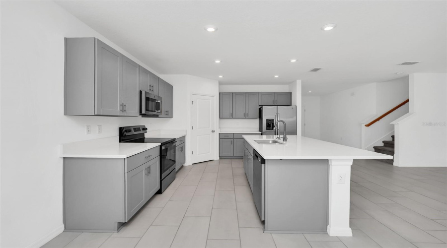 DAVENPORT, Florida 33897, 5 Bedrooms Bedrooms, ,3 BathroomsBathrooms,Residential,For Sale,TUSCANY LN,0,MFRO6349432