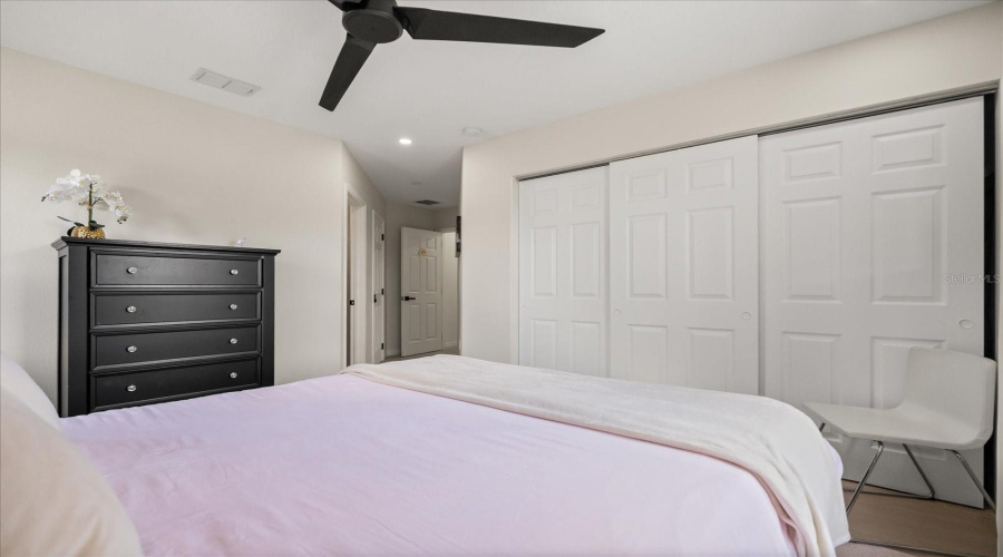 DAVENPORT, Florida 33896, 5 Bedrooms Bedrooms, ,4 BathroomsBathrooms,Residential,For Sale,FOREST VIEW,0,MFRO6349460