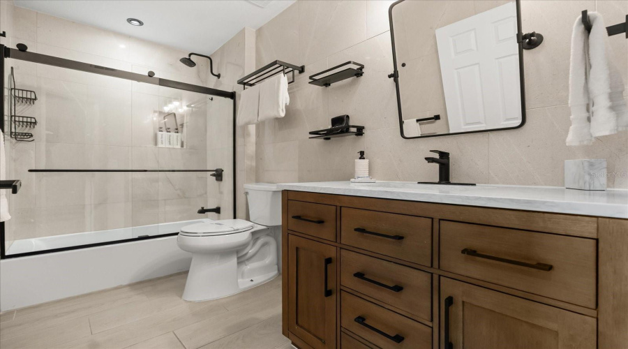 DAVENPORT, Florida 33896, 5 Bedrooms Bedrooms, ,4 BathroomsBathrooms,Residential,For Sale,FOREST VIEW,0,MFRO6349460