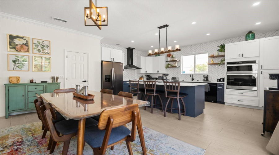 DAVENPORT, Florida 33896, 5 Bedrooms Bedrooms, ,4 BathroomsBathrooms,Residential,For Sale,FOREST VIEW,0,MFRO6349460
