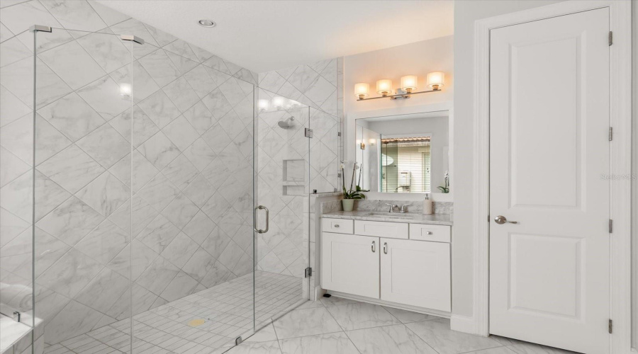 ORLANDO, Florida 32836, 4 Bedrooms Bedrooms, ,4 BathroomsBathrooms,Residential,For Sale,ROYAL CYPRESS,0,MFRO6345056