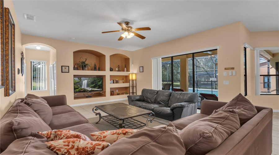 DAVENPORT, Florida 33897, 4 Bedrooms Bedrooms, ,3 BathroomsBathrooms,Residential,For Sale,COVENTRY,0,MFRR4909882