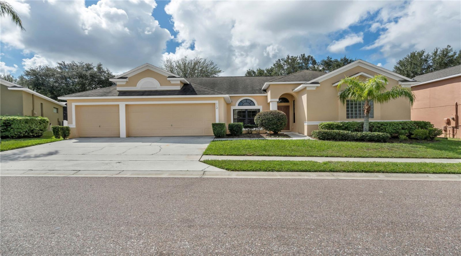 DAVENPORT, Florida 33897, 4 Bedrooms Bedrooms, ,3 BathroomsBathrooms,Residential,For Sale,COVENTRY,0,MFRR4909882