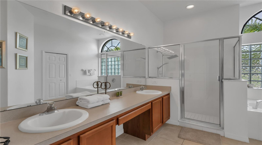 DAVENPORT, Florida 33897, 4 Bedrooms Bedrooms, ,3 BathroomsBathrooms,Residential,For Sale,COVENTRY,0,MFRR4909882