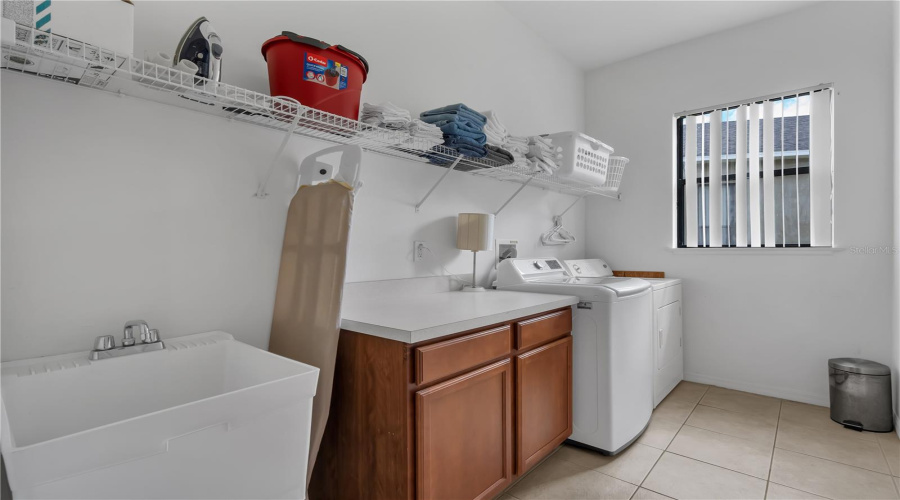 DAVENPORT, Florida 33897, 4 Bedrooms Bedrooms, ,3 BathroomsBathrooms,Residential,For Sale,COVENTRY,0,MFRR4909882