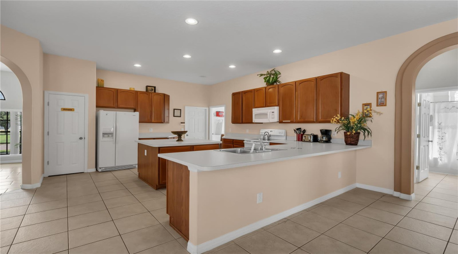 DAVENPORT, Florida 33897, 4 Bedrooms Bedrooms, ,3 BathroomsBathrooms,Residential,For Sale,COVENTRY,0,MFRR4909882