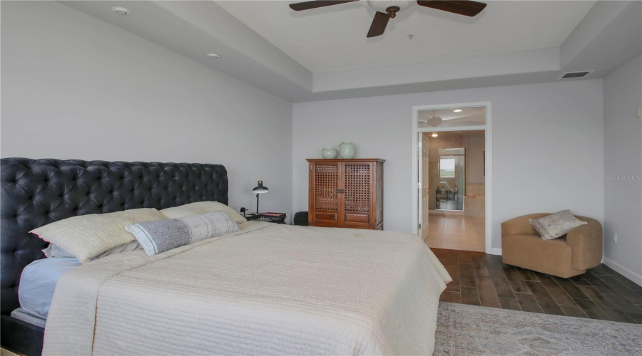 ORLANDO, Florida 32836, 2 Bedrooms Bedrooms, ,2 BathroomsBathrooms,Residential,For Sale,THE ESPLANADE,0,MFRO6348992