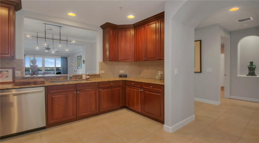 ORLANDO, Florida 32836, 2 Bedrooms Bedrooms, ,2 BathroomsBathrooms,Residential,For Sale,THE ESPLANADE,0,MFRO6348992