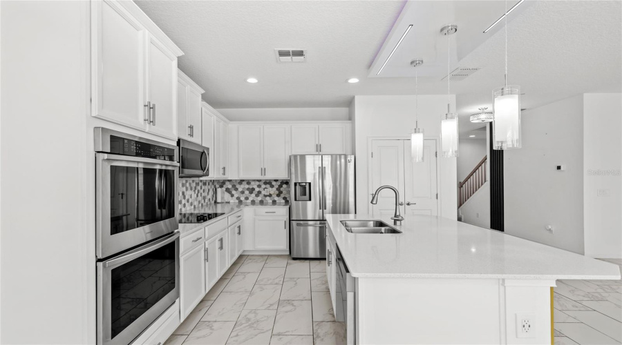 DAVENPORT, Florida 33837, 4 Bedrooms Bedrooms, ,3 BathroomsBathrooms,Residential,For Sale,HENDON,0,MFRO6348235