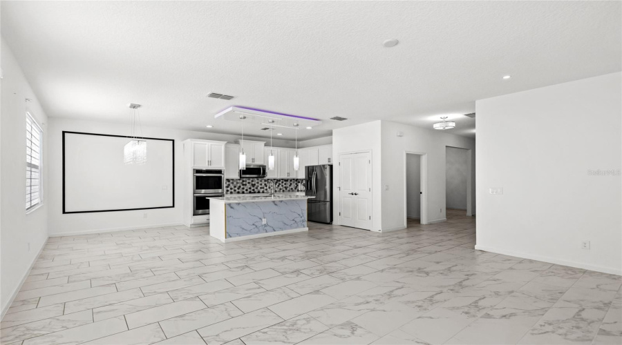 DAVENPORT, Florida 33837, 4 Bedrooms Bedrooms, ,3 BathroomsBathrooms,Residential,For Sale,HENDON,0,MFRO6348235