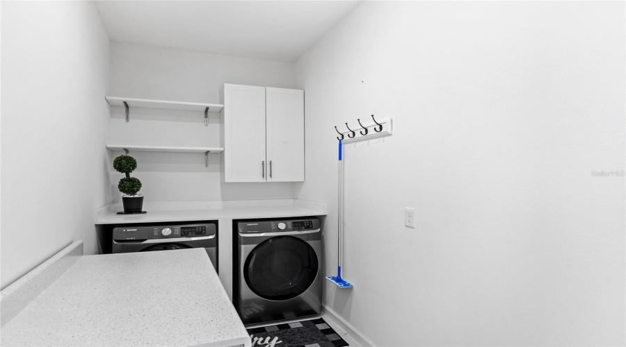 DAVENPORT, Florida 33837, 4 Bedrooms Bedrooms, ,3 BathroomsBathrooms,Residential,For Sale,HENDON,0,MFRO6348235