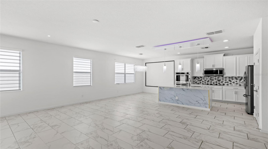 DAVENPORT, Florida 33837, 4 Bedrooms Bedrooms, ,3 BathroomsBathrooms,Residential,For Sale,HENDON,0,MFRO6348235