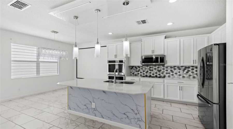 DAVENPORT, Florida 33837, 4 Bedrooms Bedrooms, ,3 BathroomsBathrooms,Residential,For Sale,HENDON,0,MFRO6348235