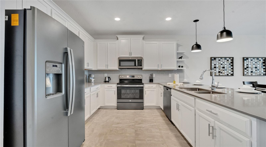 DAVENPORT, Florida 33896, 3 Bedrooms Bedrooms, ,2 BathroomsBathrooms,Residential,For Sale,CABOT CLIFFS,0,MFRS5135902