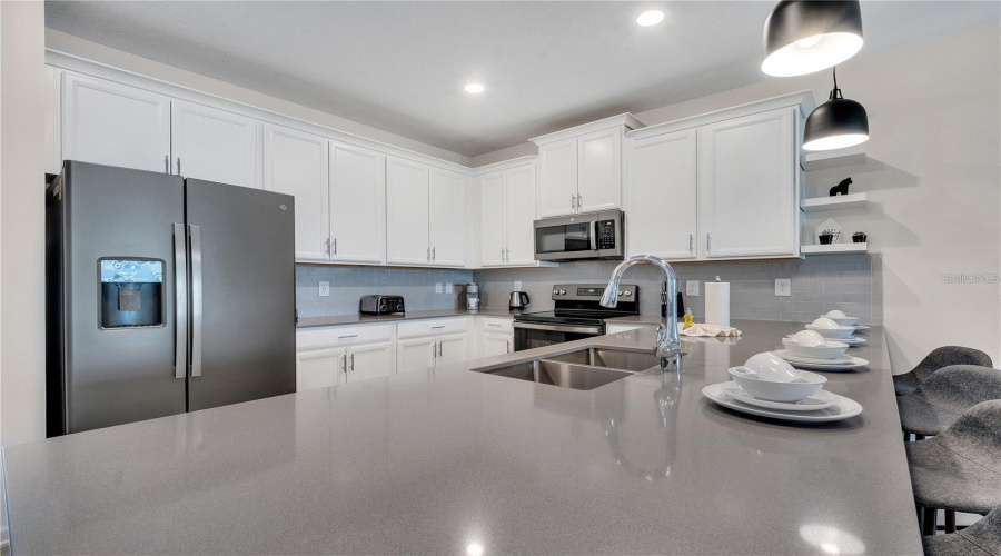 DAVENPORT, Florida 33896, 3 Bedrooms Bedrooms, ,2 BathroomsBathrooms,Residential,For Sale,CABOT CLIFFS,0,MFRS5135902