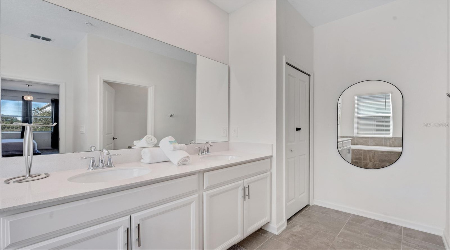 DAVENPORT, Florida 33896, 3 Bedrooms Bedrooms, ,2 BathroomsBathrooms,Residential,For Sale,CABOT CLIFFS,0,MFRS5135902