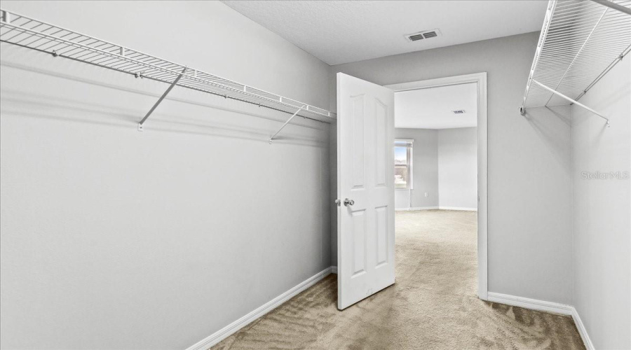 KISSIMMEE, Florida 34746, 5 Bedrooms Bedrooms, ,4 BathroomsBathrooms,Residential,For Sale,ANGLER,0,MFRO6349376
